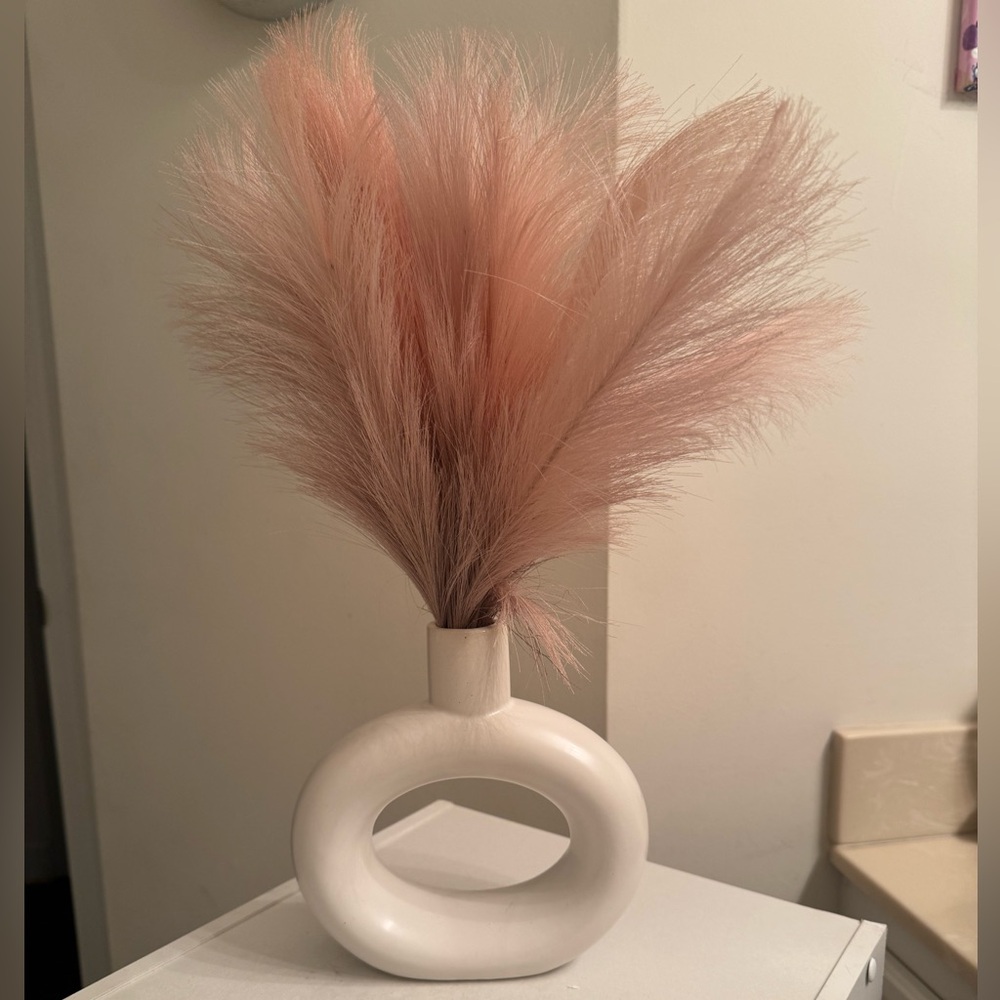 Elegant White Vase with Pink Pampas Grass